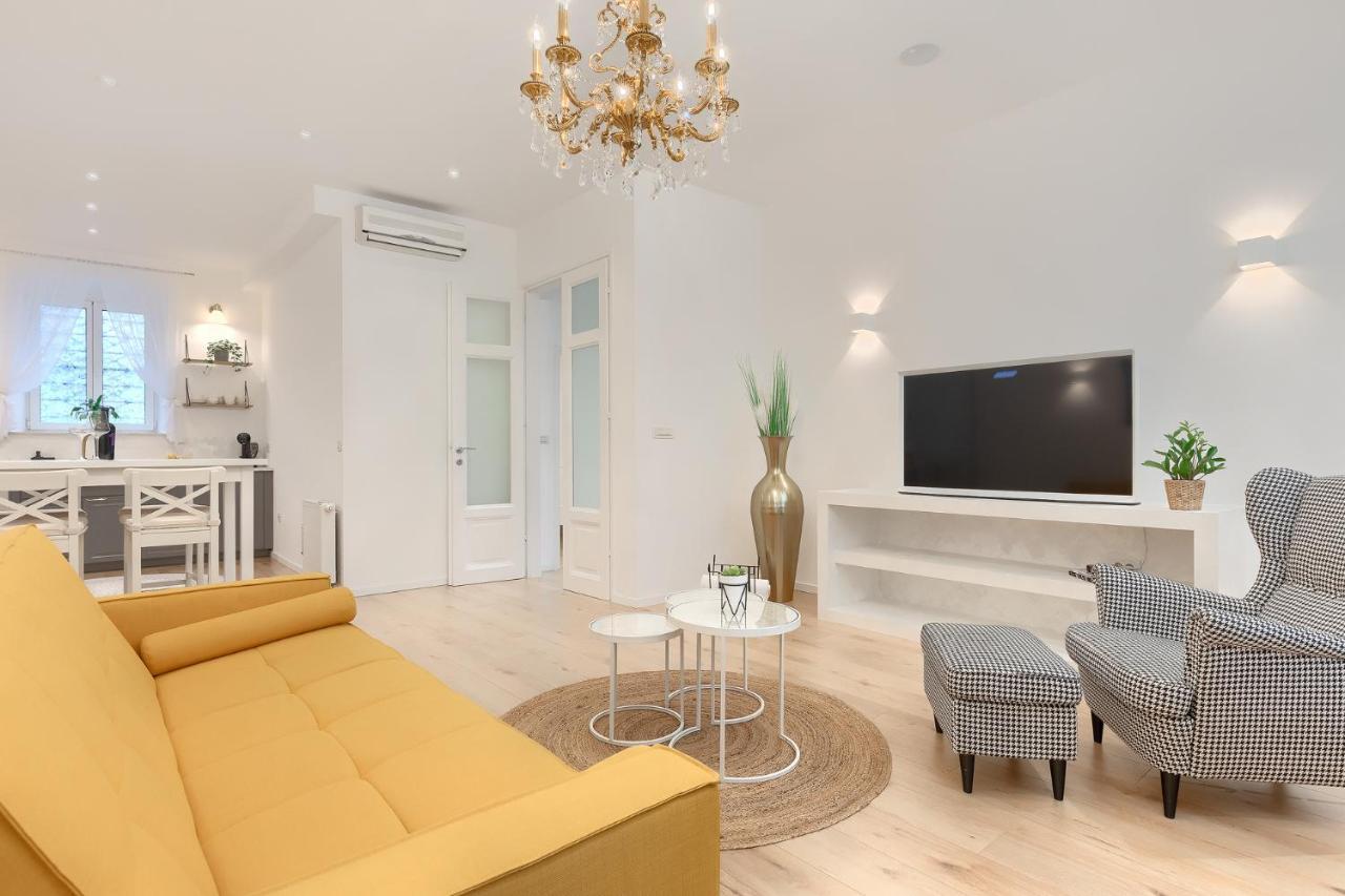 Calafati Apartment With Free Private Parking Rijeka Exteriör bild