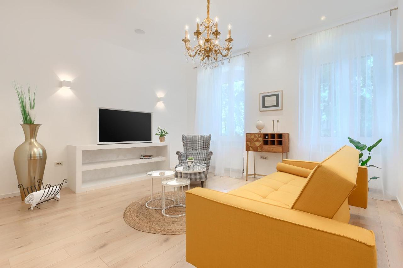 Calafati Apartment With Free Private Parking Rijeka Exteriör bild