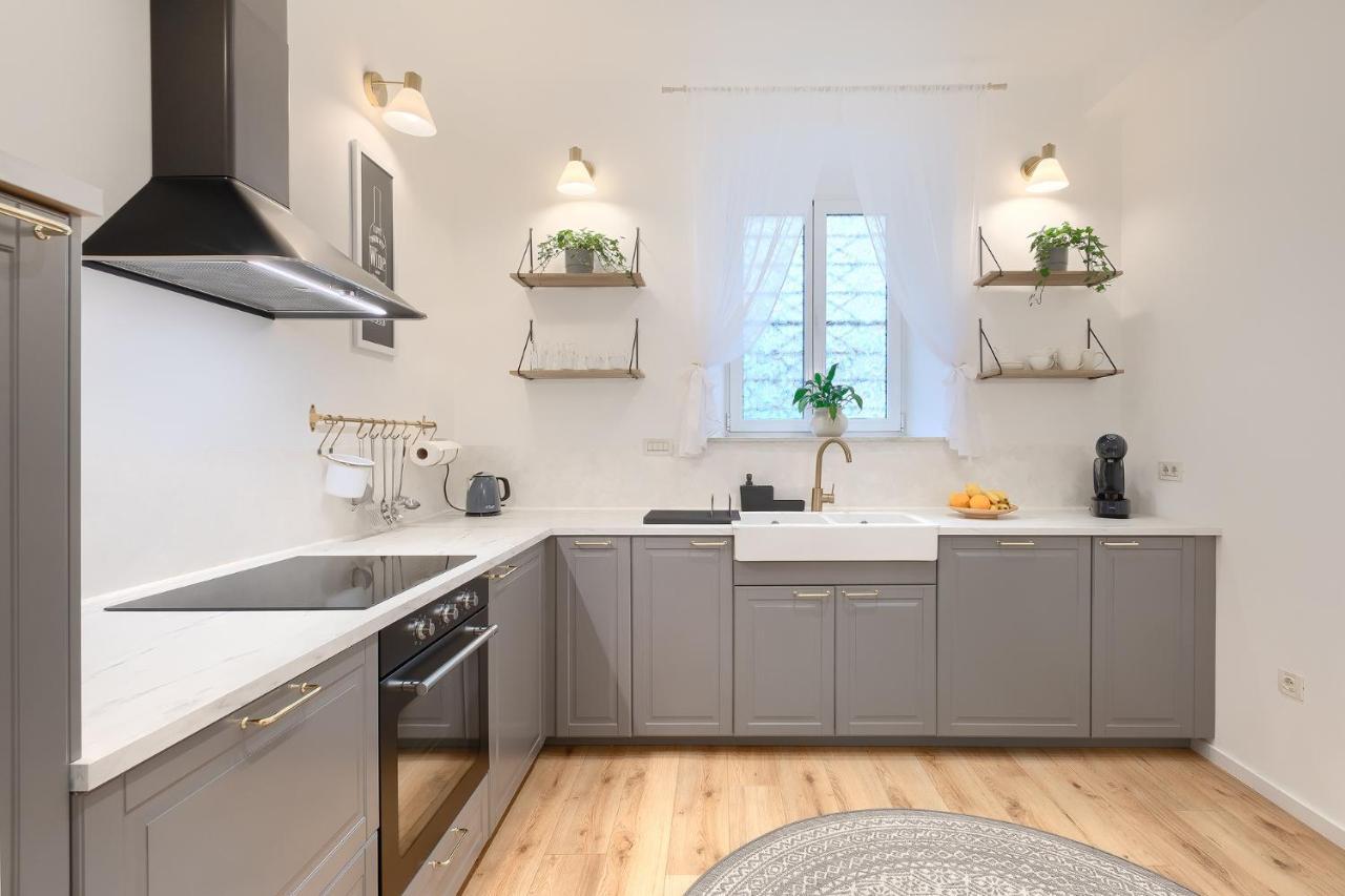 Calafati Apartment With Free Private Parking Rijeka Exteriör bild