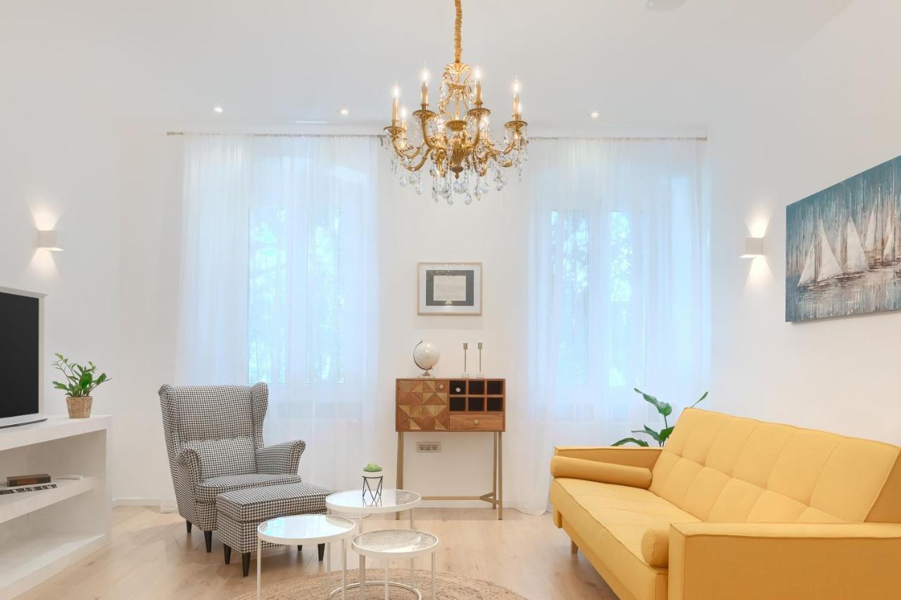 Calafati Apartment With Free Private Parking Rijeka Exteriör bild